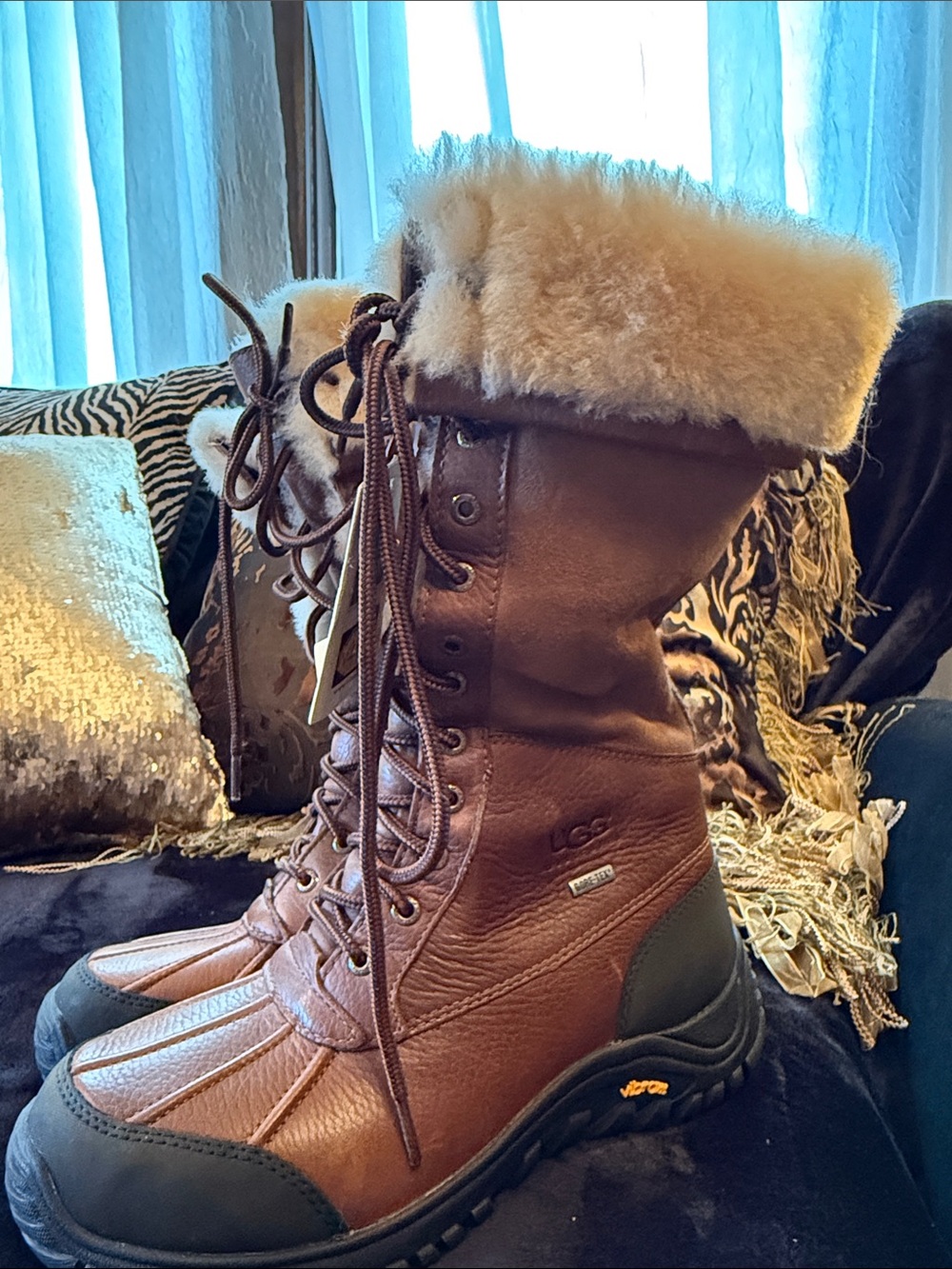 UGG Brown Leather Lace-Up Shearling-Trim Winter Boots - Women's - never worn